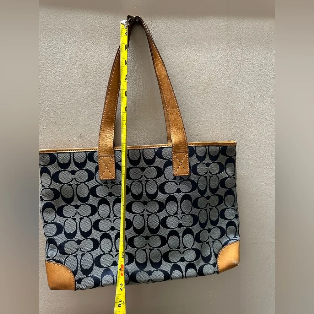 Coach Stylish Tan and Black Tote Bag - Picture 5 of 6